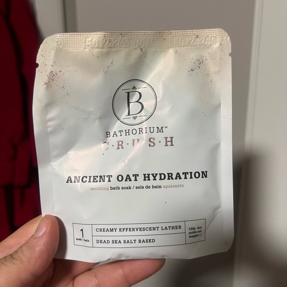 Crush Ancient Oat Hydration Bath Soak - White